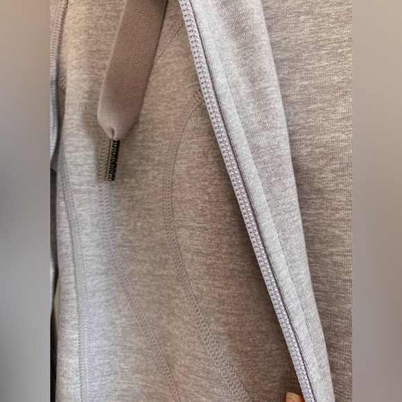 Lululemon Stride hooded Jacket - Picture 8 of 8